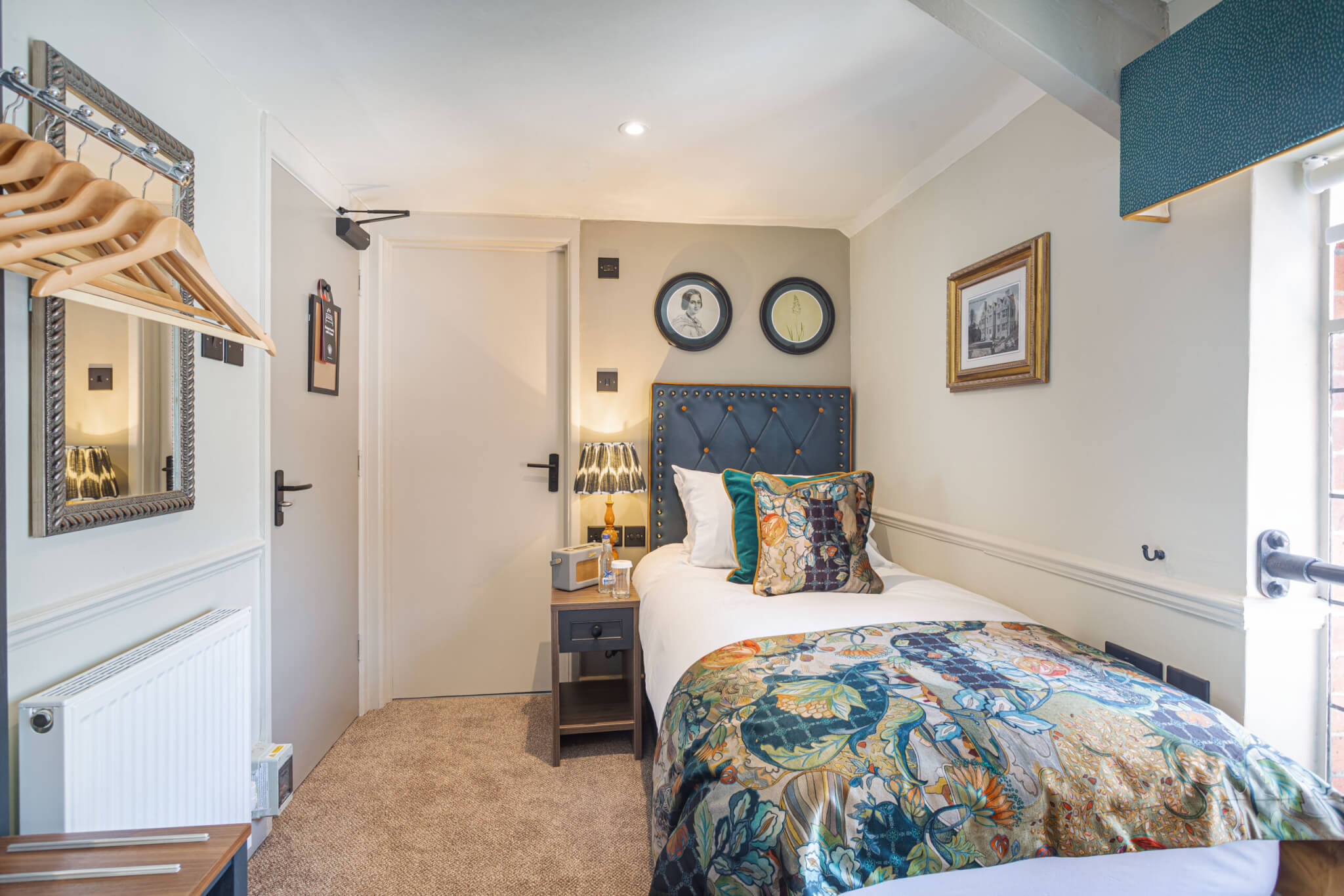 Classic Single Room Hotel Amesbury 14 scaled